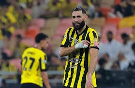 《体能革命：现代棒球球员是如何通过举重提升击球力量的？》