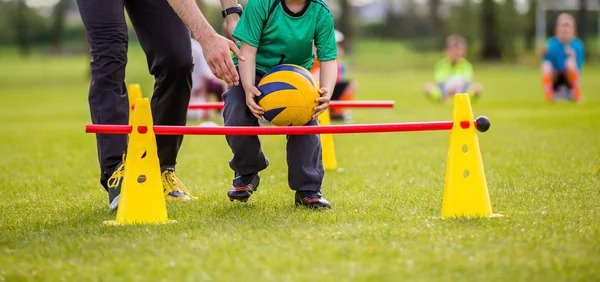 西甲-皇马3-0塞尔塔：巴萨很猛，龙哥干得也不差