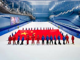 申花约战中甲队，挺过4场硬仗+德比，路易斯养伤，斯帅固执难续约